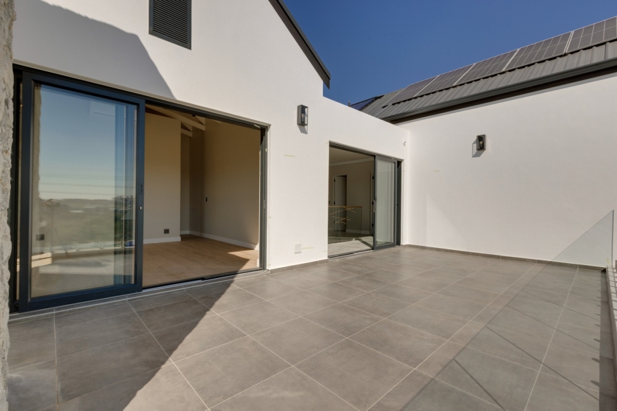 5 Bedroom Property for Sale in Helderfontein Estate Gauteng