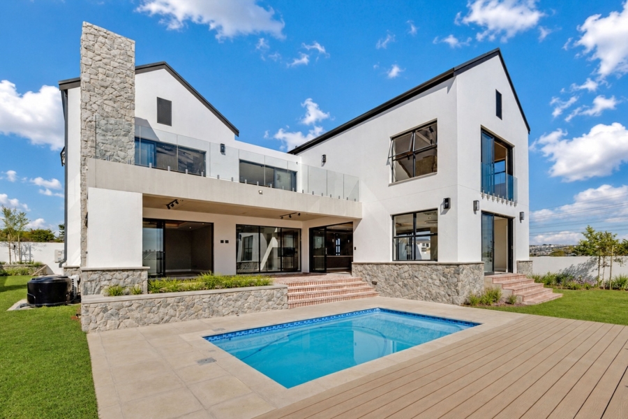 5 Bedroom Property for Sale in Helderfontein Estate Gauteng