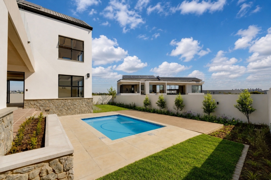 5 Bedroom Property for Sale in Helderfontein Estate Gauteng