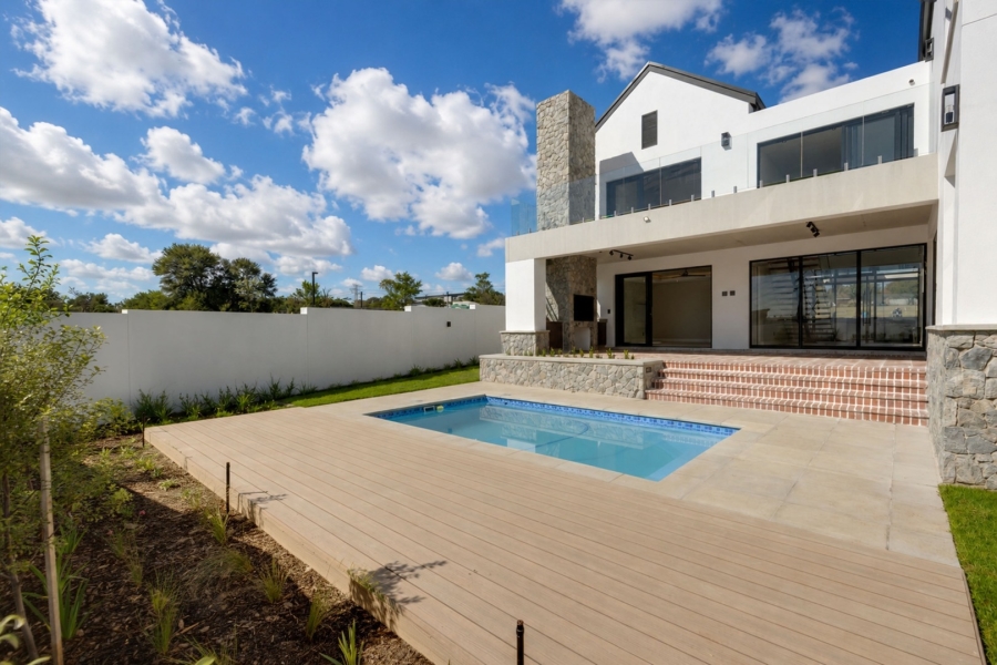 5 Bedroom Property for Sale in Helderfontein Estate Gauteng