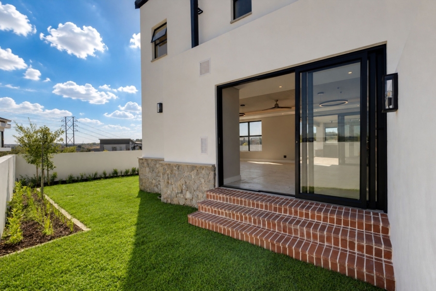 5 Bedroom Property for Sale in Helderfontein Estate Gauteng