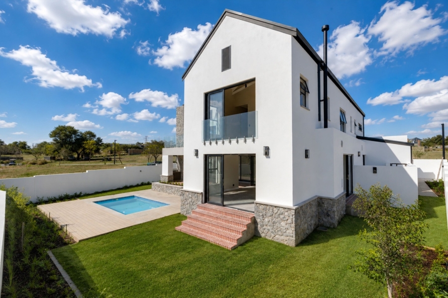 5 Bedroom Property for Sale in Helderfontein Estate Gauteng