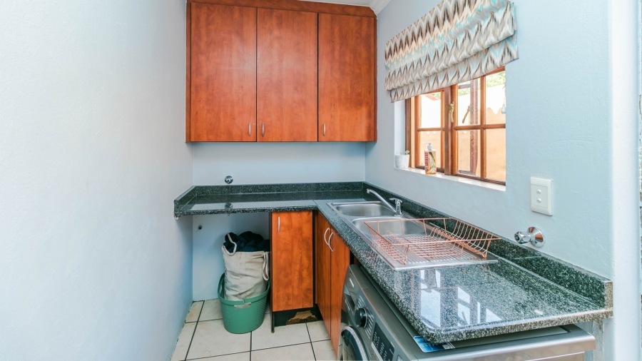 To Let 3 Bedroom Property for Rent in Noordwyk Gauteng