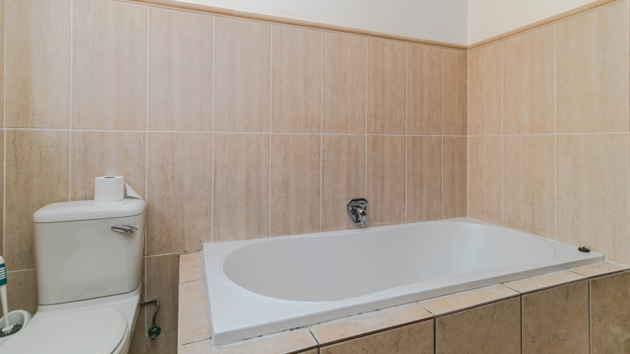 To Let 3 Bedroom Property for Rent in Noordwyk Gauteng