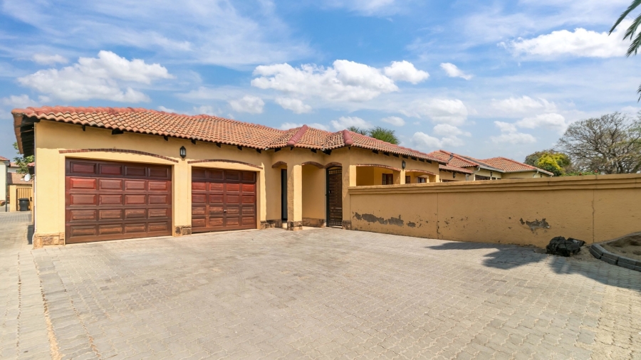 To Let 3 Bedroom Property for Rent in Noordwyk Gauteng