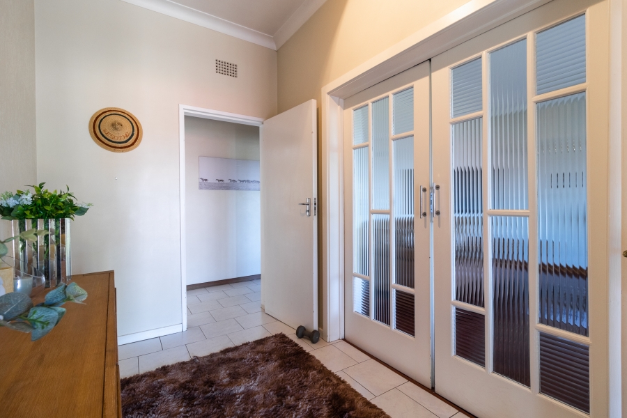 To Let 4 Bedroom Property for Rent in Linmeyer Gauteng