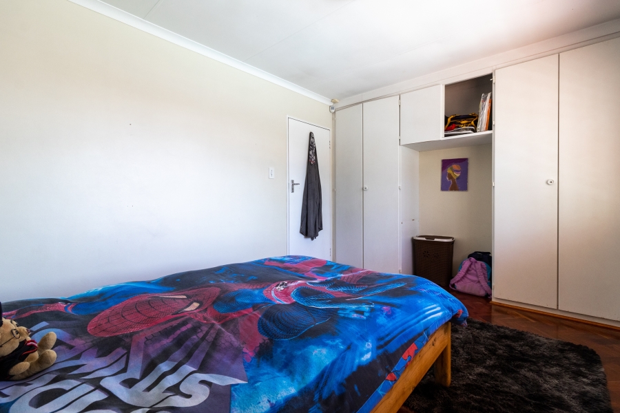 To Let 4 Bedroom Property for Rent in Linmeyer Gauteng