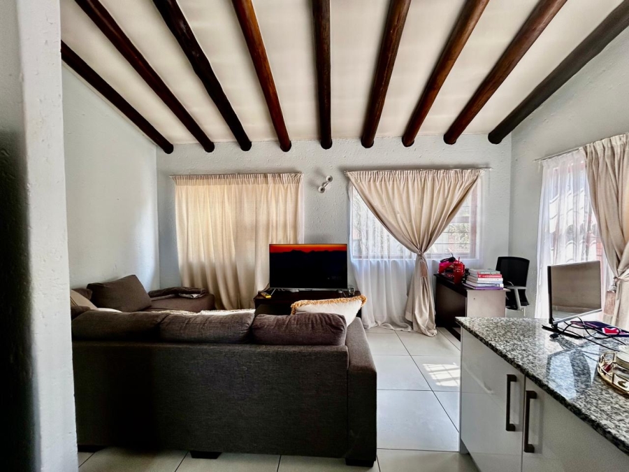 1 Bedroom Property for Sale in Paulshof Gauteng
