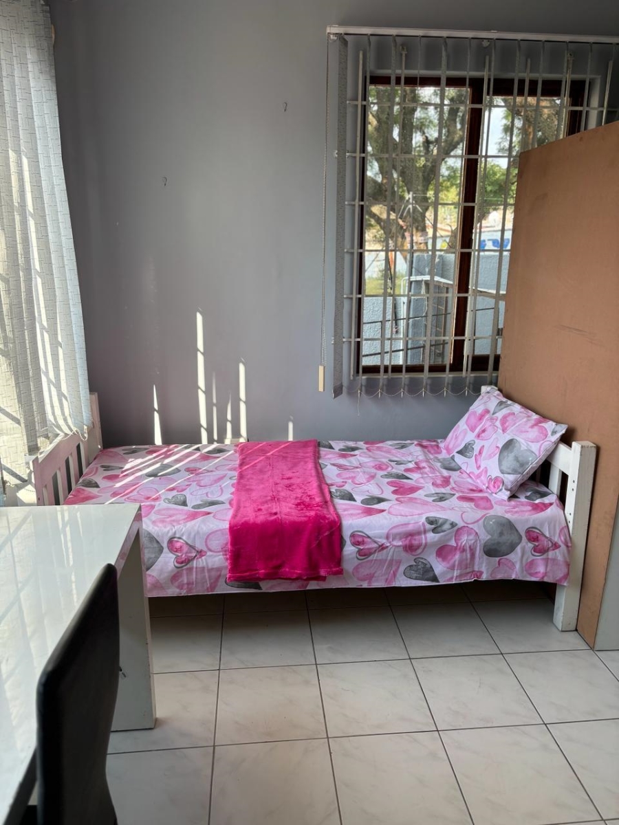 5 Bedroom Property for Sale in Orange Grove Gauteng