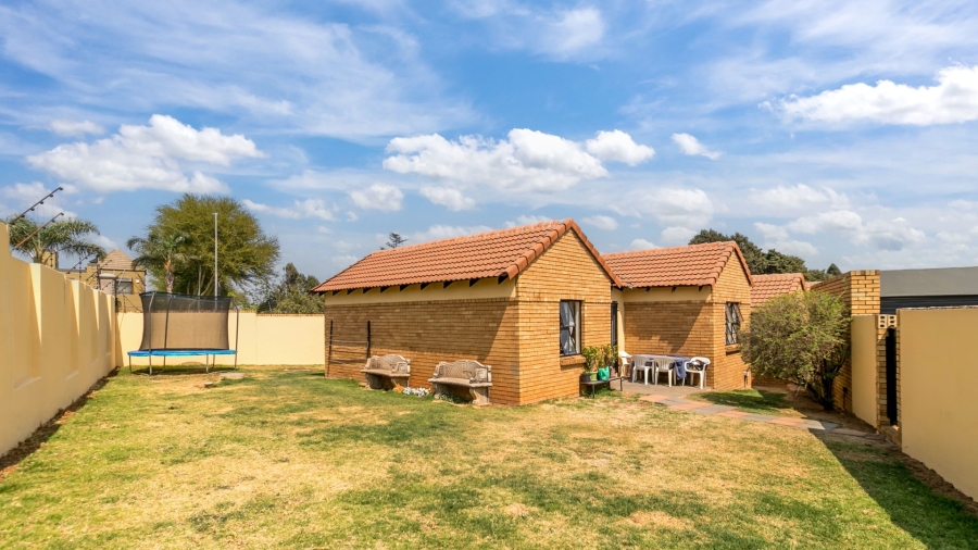 2 Bedroom Property for Sale in Halfway Gardens Gauteng