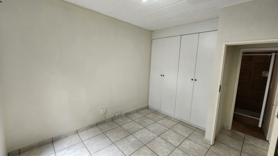1 Bedroom Property for Sale in Sunninghill Gauteng