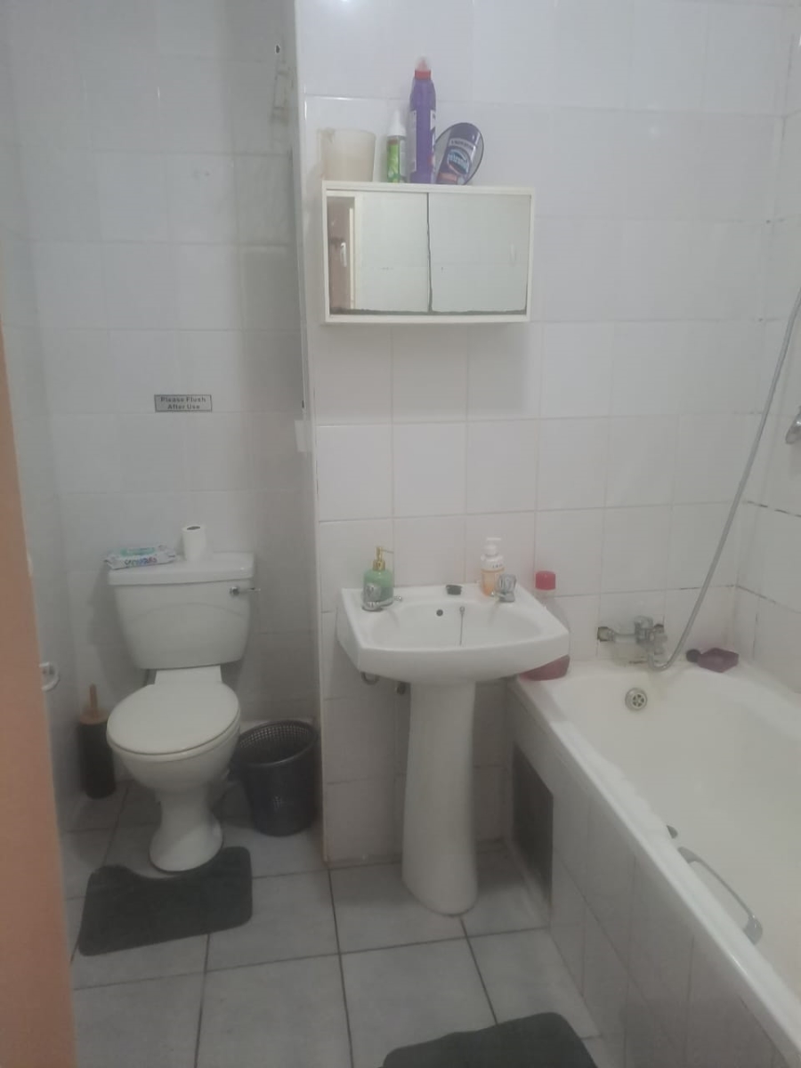 2 Bedroom Property for Sale in Three Rivers Gauteng