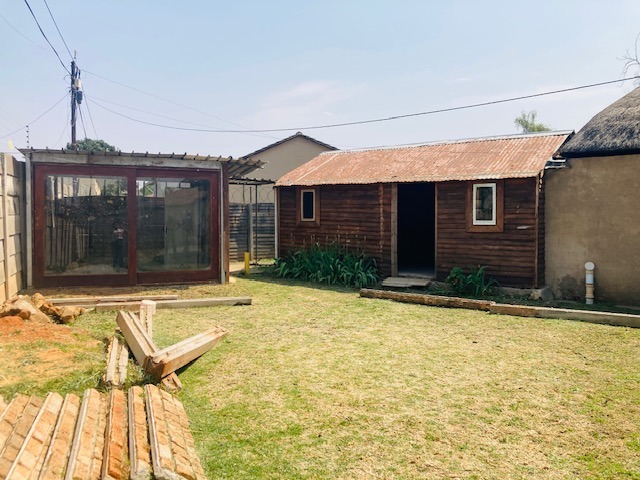 6 Bedroom Property for Sale in Dersley Gauteng