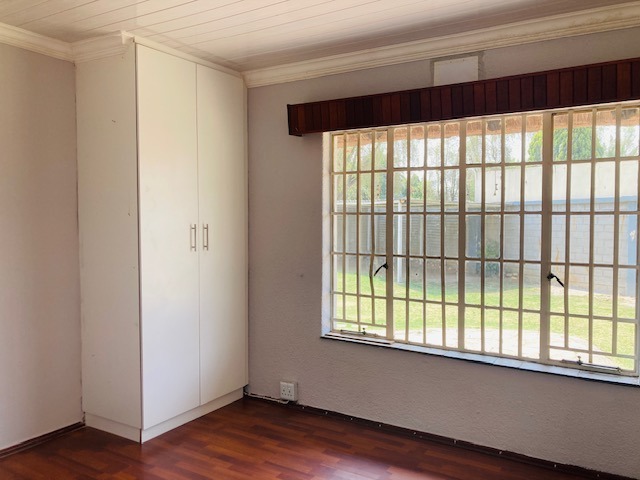 6 Bedroom Property for Sale in Dersley Gauteng