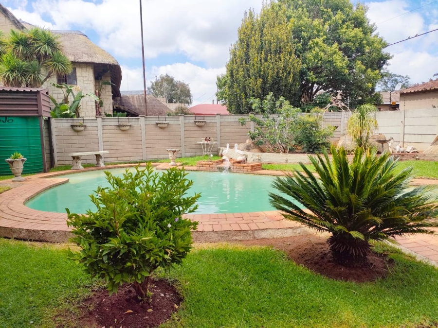 3 Bedroom Property for Sale in Eike Park Gauteng