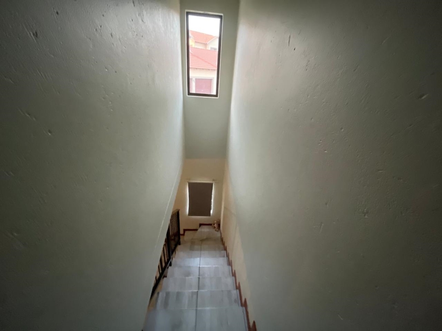 2 Bedroom Property for Sale in Halfway Gardens Gauteng