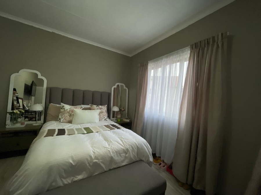 2 Bedroom Property for Sale in Halfway Gardens Gauteng