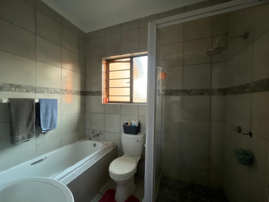 2 Bedroom Property for Sale in Halfway Gardens Gauteng