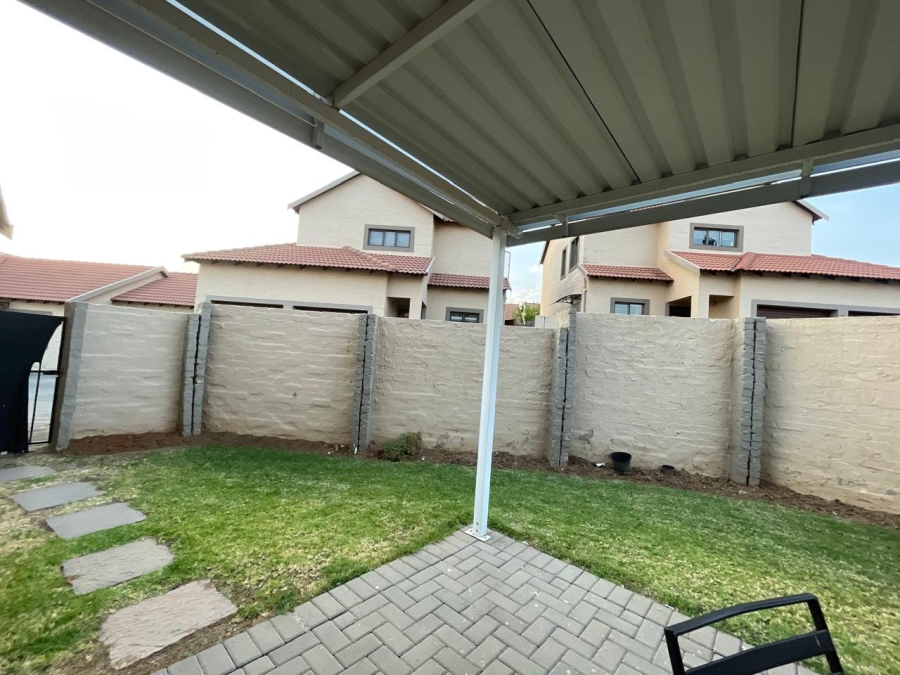 2 Bedroom Property for Sale in Halfway Gardens Gauteng