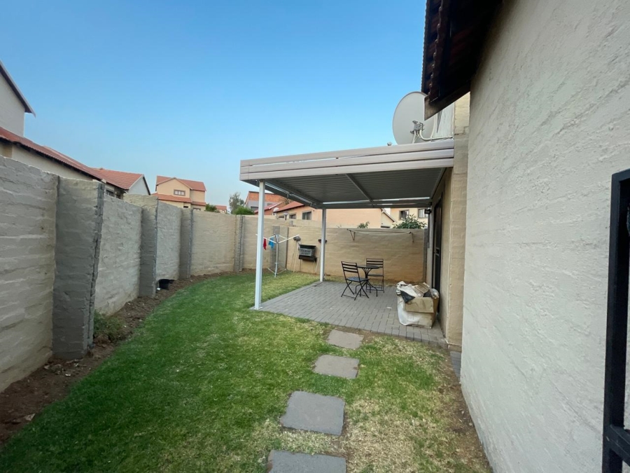 2 Bedroom Property for Sale in Halfway Gardens Gauteng
