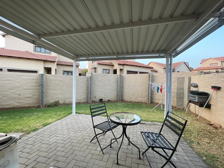 2 Bedroom Property for Sale in Halfway Gardens Gauteng