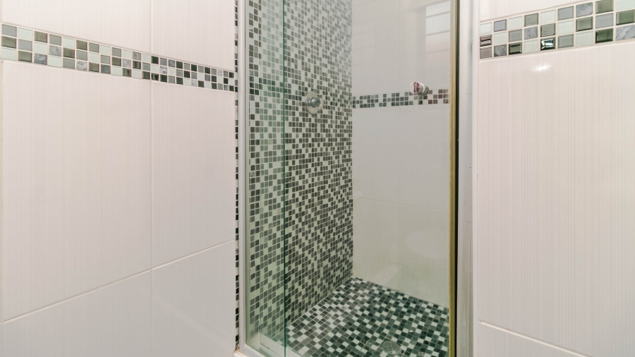 To Let 2 Bedroom Property for Rent in Bromhof Gauteng