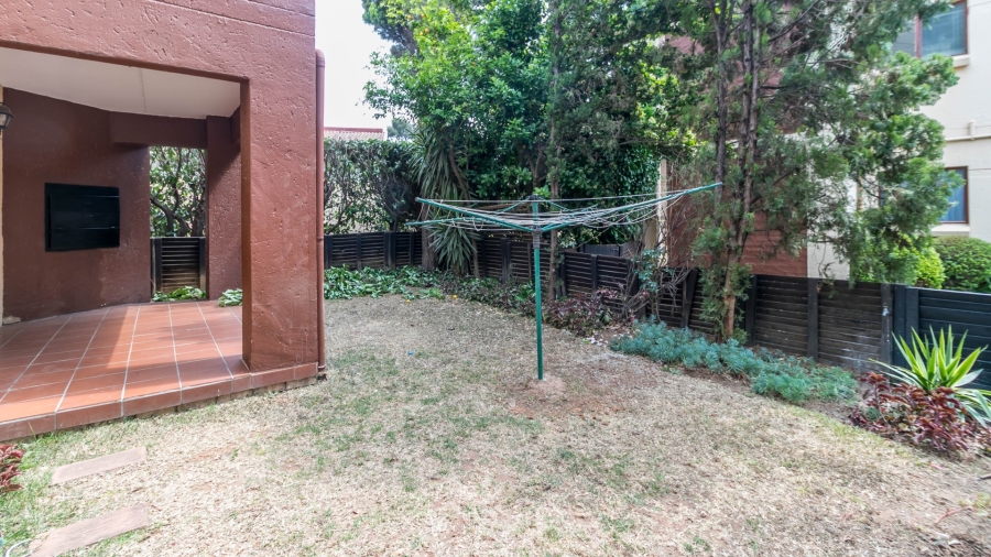 To Let 2 Bedroom Property for Rent in Bromhof Gauteng