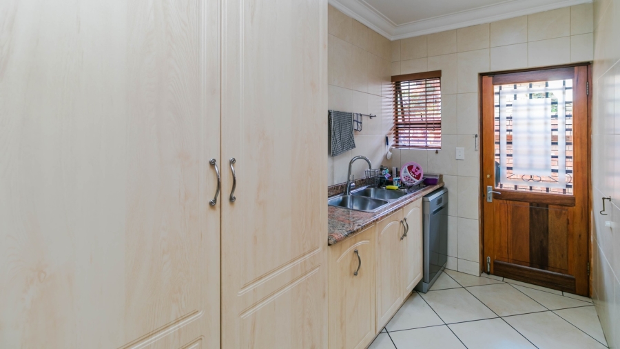 To Let 3 Bedroom Property for Rent in Randpark Ridge Gauteng