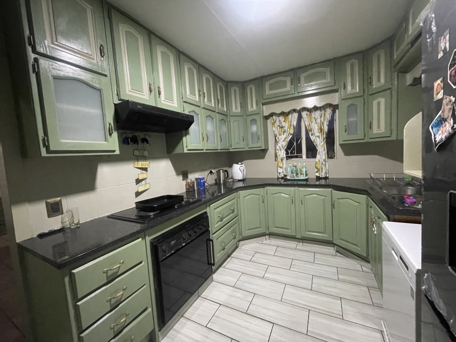 4 Bedroom Property for Sale in Dalpark Gauteng