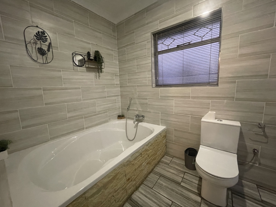 4 Bedroom Property for Sale in Dalpark Gauteng