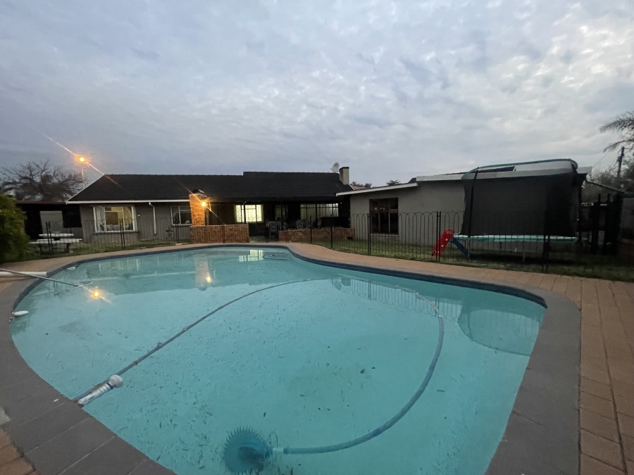 4 Bedroom Property for Sale in Dalpark Gauteng