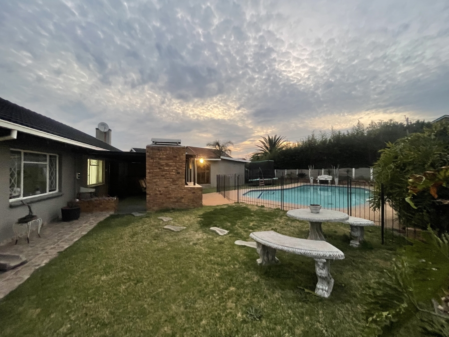 4 Bedroom Property for Sale in Dalpark Gauteng
