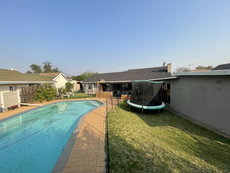 4 Bedroom Property for Sale in Dalpark Gauteng