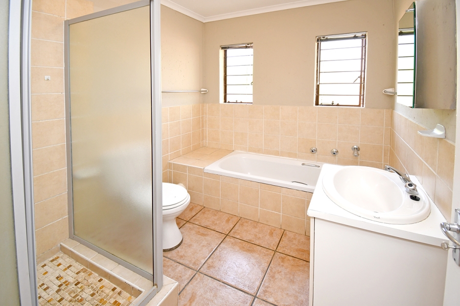 3 Bedroom Property for Sale in North Riding Gauteng