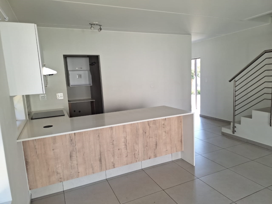 To Let 3 Bedroom Property for Rent in Fourways Gauteng