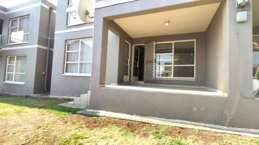 2 Bedroom Property for Sale in Roodekrans Gauteng