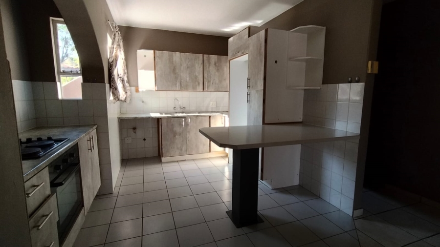 2 Bedroom Property for Sale in Roodekrans Gauteng