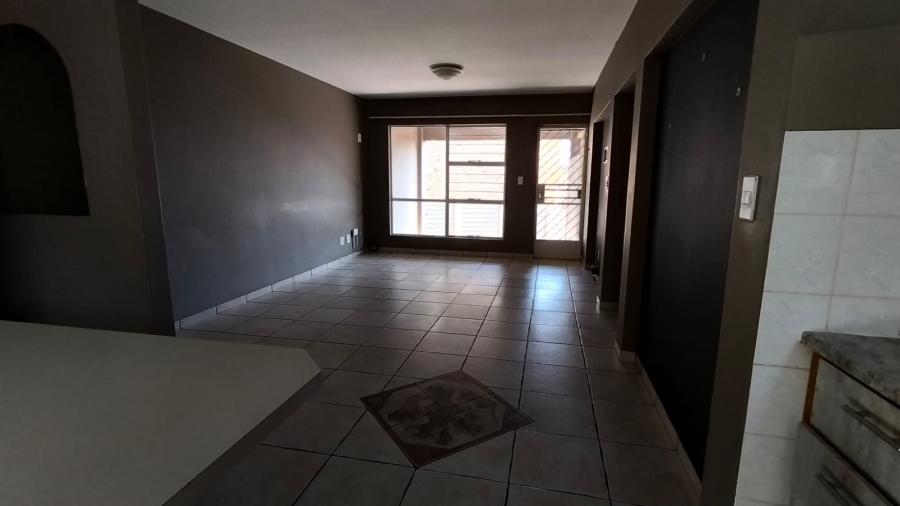 2 Bedroom Property for Sale in Roodekrans Gauteng