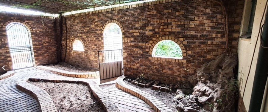 4 Bedroom Property for Sale in Pretoria Gardens Gauteng