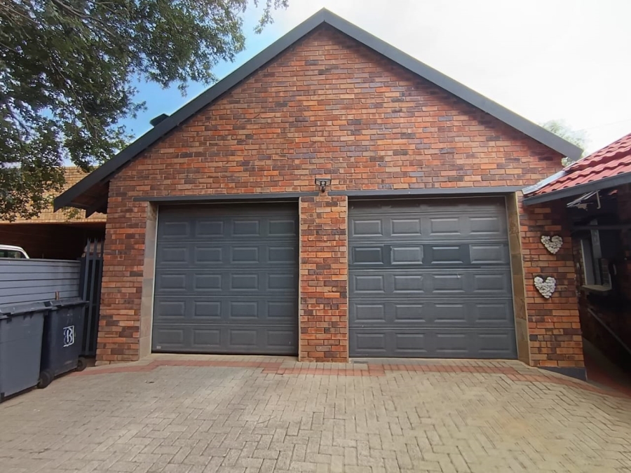 2 Bedroom Property for Sale in Eike Park Gauteng