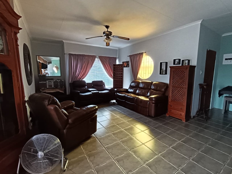 2 Bedroom Property for Sale in Eike Park Gauteng