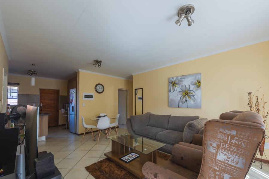 To Let 3 Bedroom Property for Rent in Monavoni Gauteng