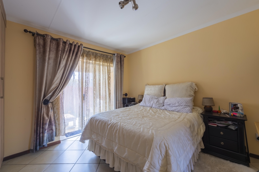 To Let 3 Bedroom Property for Rent in Monavoni Gauteng