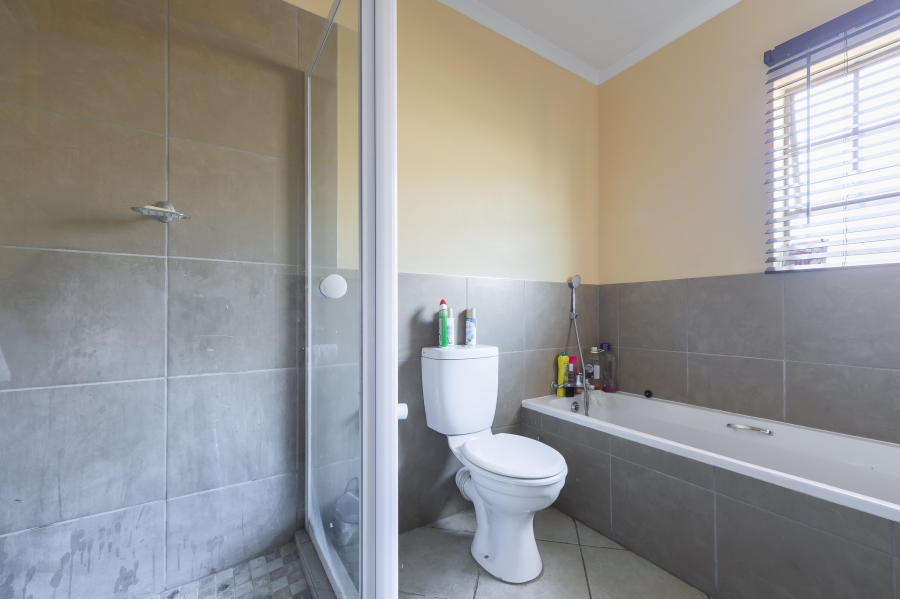 To Let 3 Bedroom Property for Rent in Monavoni Gauteng