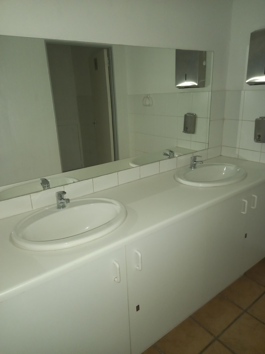 Commercial Property for Sale in Kyalami Estates Gauteng