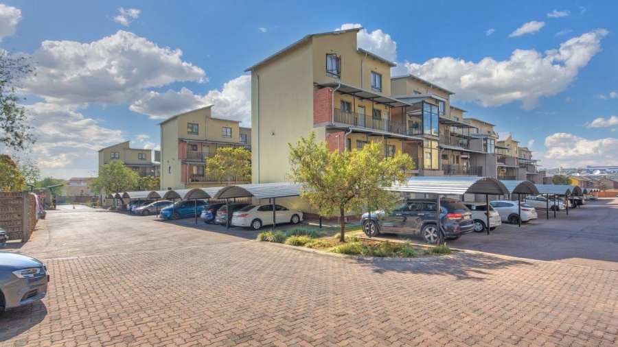 2 Bedroom Property for Sale in Carlswald Gauteng