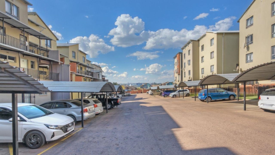 2 Bedroom Property for Sale in Carlswald Gauteng