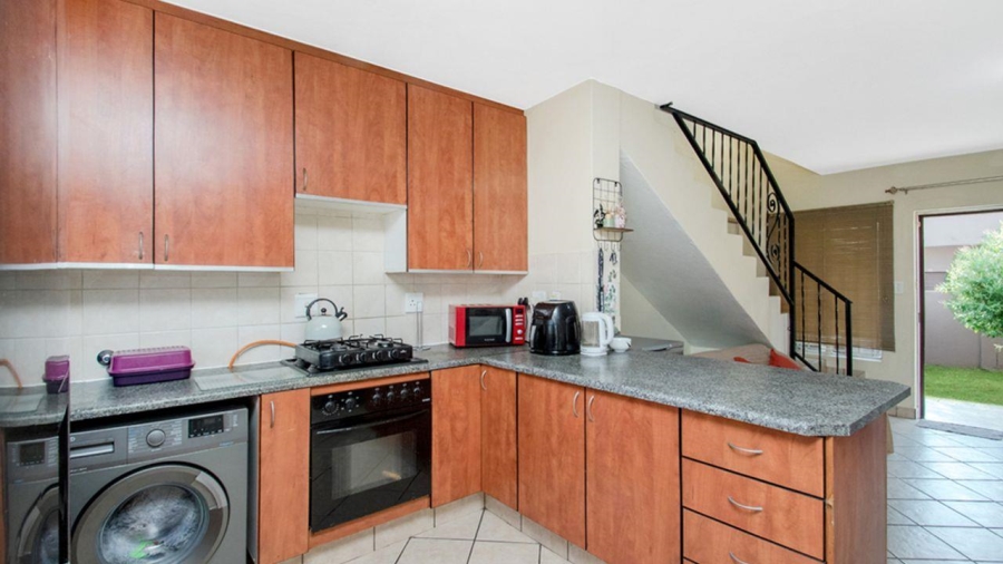 2 Bedroom Property for Sale in Vorna Valley Gauteng