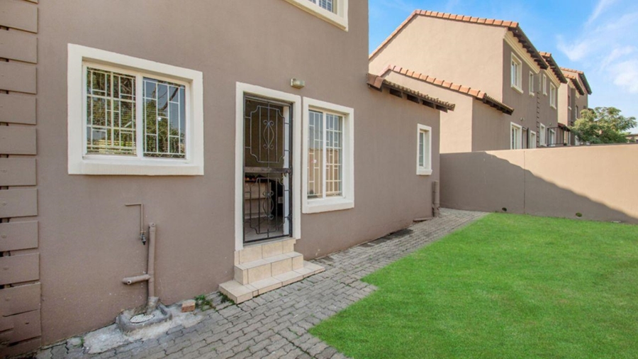 2 Bedroom Property for Sale in Vorna Valley Gauteng