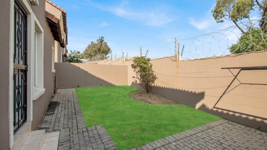 2 Bedroom Property for Sale in Vorna Valley Gauteng